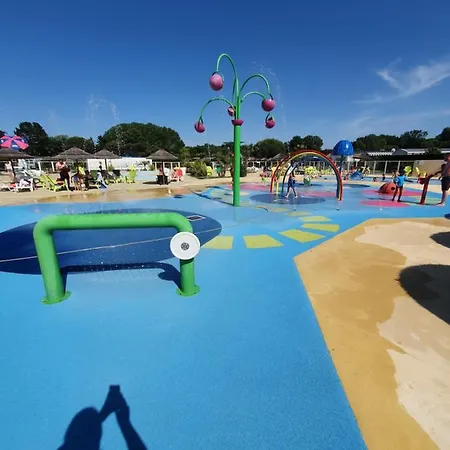 Campsite La Palmyre Mobil 3ch Confort 4 Etoiles Les Charmettes Les Mathes