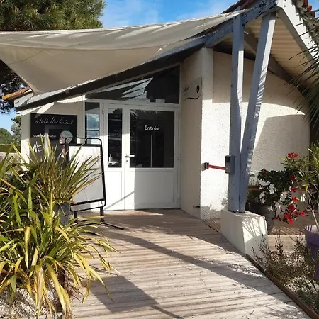 Campsite La Palmyre Mobil 3ch Confort 4 Etoiles Les Charmettes *