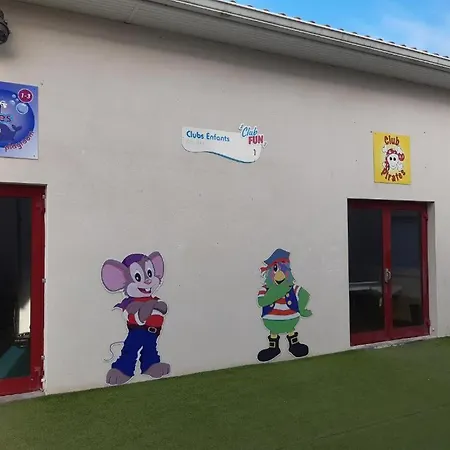 La Palmyre Mobil 3ch Confort 128 4 Etoiles Les Charmettes Kamp alanı